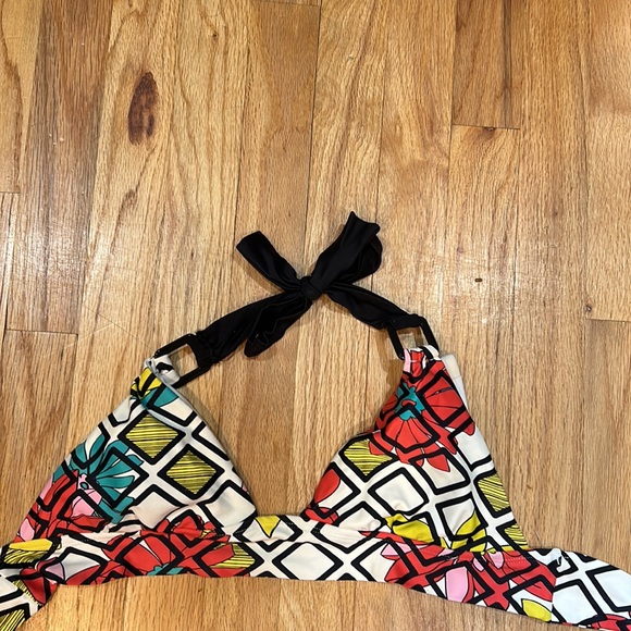 Skye bikini set. Says size large I would say more small/medium - Picture 3 of 10